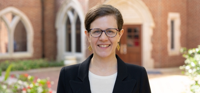 Headshot of Courtney Curry